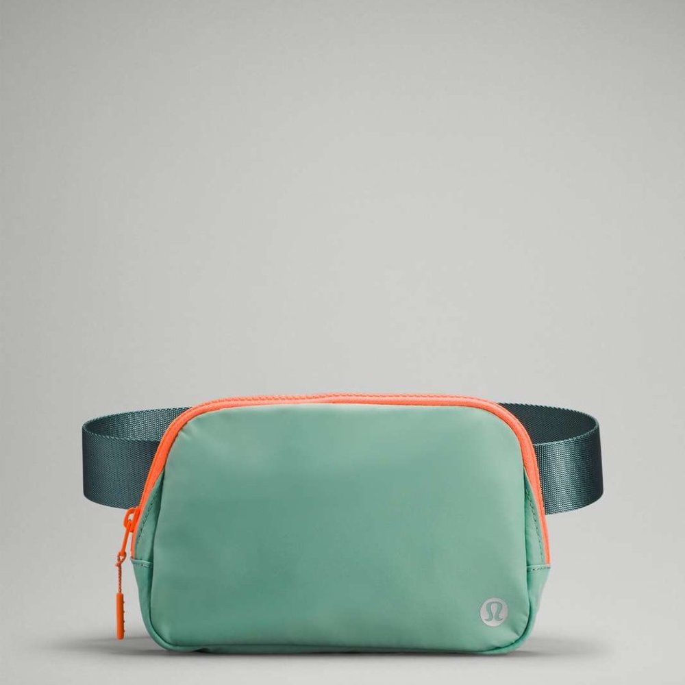 NWOT Everywhere Belt Bag